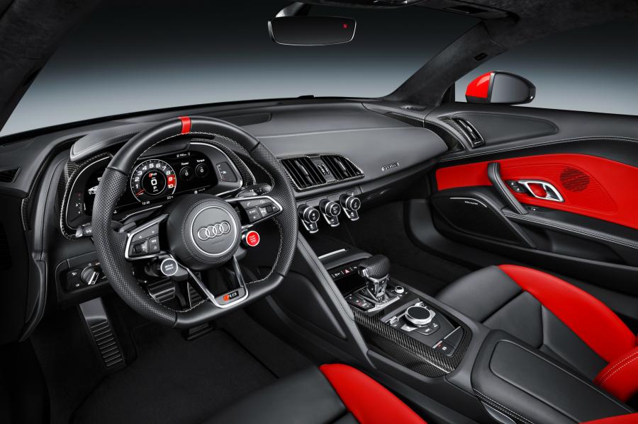 Интерьер Audi R8 V10 Edition Audi Sport 2017 года  (фото 9 из 13)
